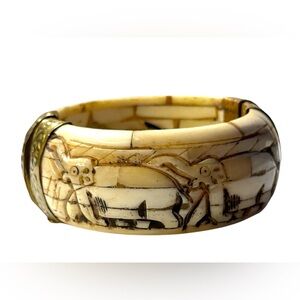 Vintage bovine bone island indo carved elephant bangle bracelet